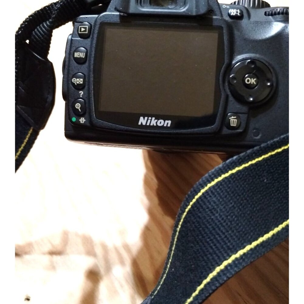 Nikon D60 Digital SLR Camera Bundle - Picture 6 of 15